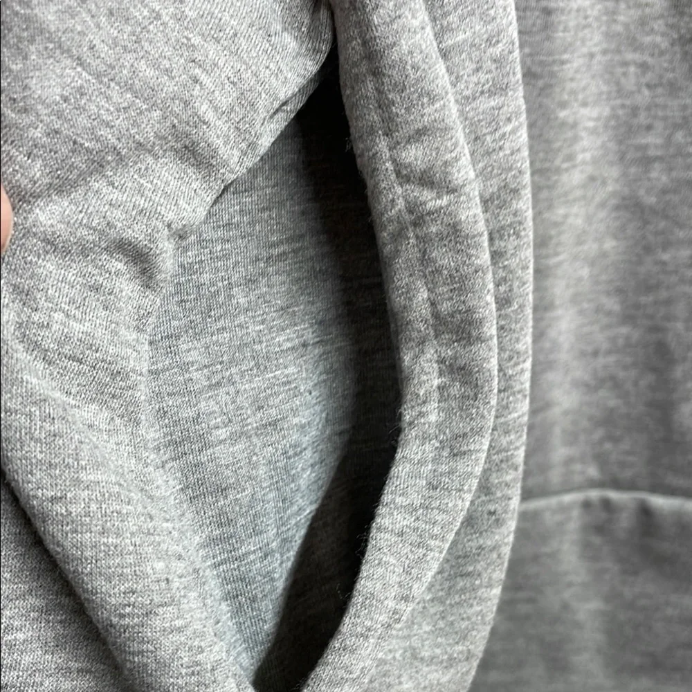 Nine West Heather Gray Short Sleeve Top Activewear top with hoodie New with Tags - Picture 6 of 9